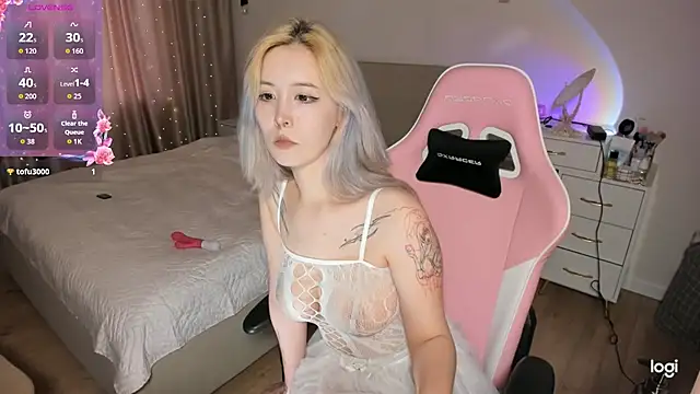 kitsuneari online show from April 2026 01:36:02 PM