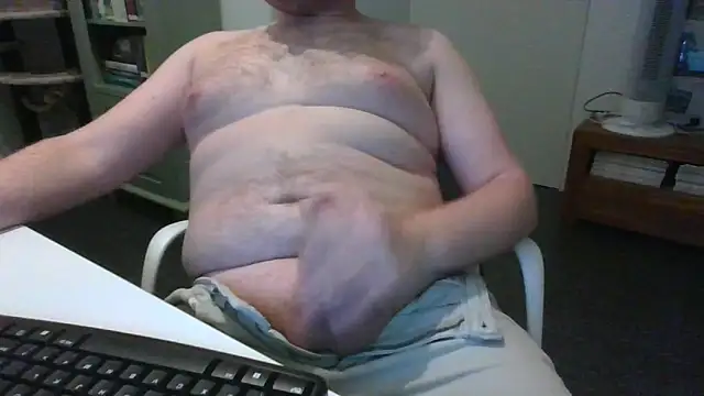 richard9718 online show from April 2026 11:49:02 PM