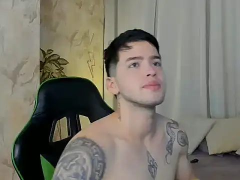 RONNY COLTON online show from May 2026 11:22:02 PM