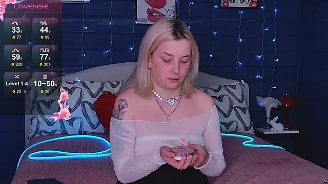 Snapshot of Crystal__Jull chatting on May 2026 10:16:02 PM Crystal Jull online show from May 2026 10:16:02 PM