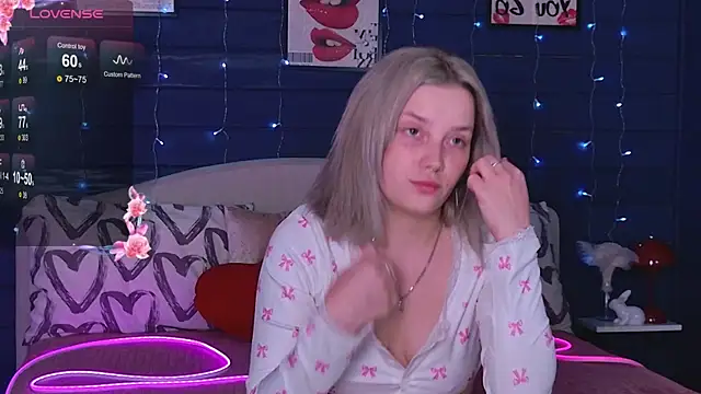 Snapshot of Crystal__Jull chatting on May 2026 02:29:02 AM Crystal Jull online show from May 2026 02:29:02 AM