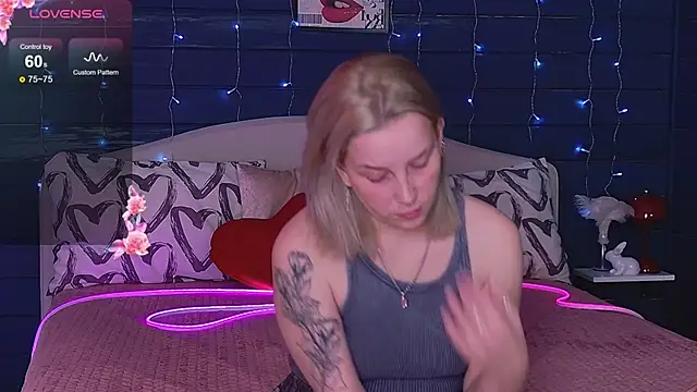 Snapshot of Crystal__Jull chatting on May 2026 08:21:02 AM Crystal Jull online show from May 2026 08:21:02 AM