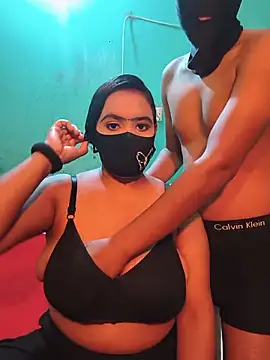 Snapshot of Hot_Cupole chatting on May 2026 02:14:01 PM Hot Cupole online show from May 2026 02:14:01 PM