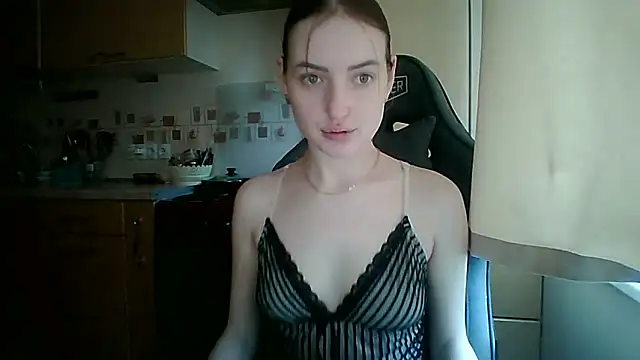 Snapshot of Lisanta chatting on May 2026 10:44:01 AM Lisanta online show from May 2026 10:44:01 AM