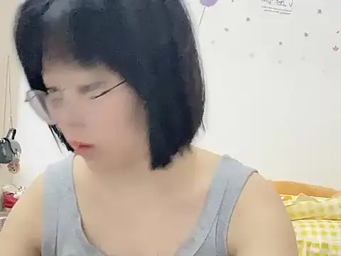 Snapshot of Belle-LL chatting on April 2026 02:44:02 PM Belle-LL online show from April 2026 02:44:02 PM