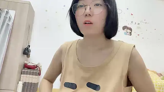 Snapshot of Belle-LL chatting on April 2026 05:30:01 PM Belle-LL online show from April 2026 05:30:01 PM