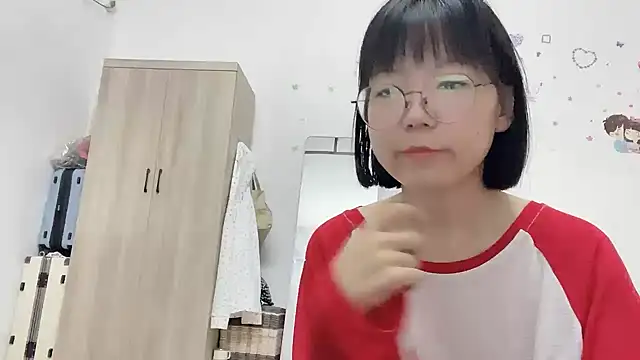 Snapshot of Belle-LL chatting on May 2026 04:04:02 PM Belle-LL online show from May 2026 04:04:02 PM