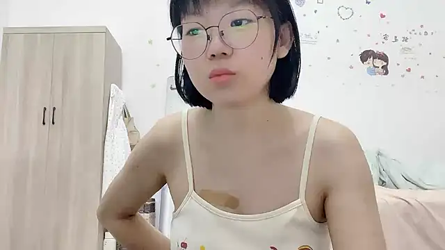 Snapshot of Belle-LL chatting on May 2026 05:47:01 AM Belle-LL online show from May 2026 05:47:01 AM