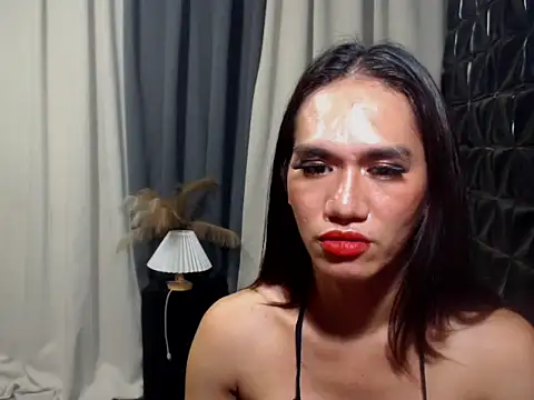 Snapshot of Queen_Haliyah chatting on May 2026 10:50:03 PM Queen Haliyah online show from May 2026 10:50:03 PM