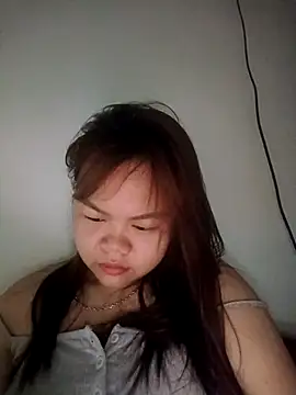 Snapshot of Truxcy1 chatting on April 2026 10:18:01 AM Truxcy1 online show from April 2026 10:18:01 AM