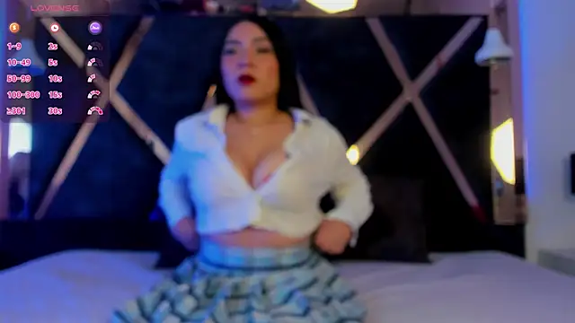 Lunaxh1 online show from April 2026 02:01:02 PM