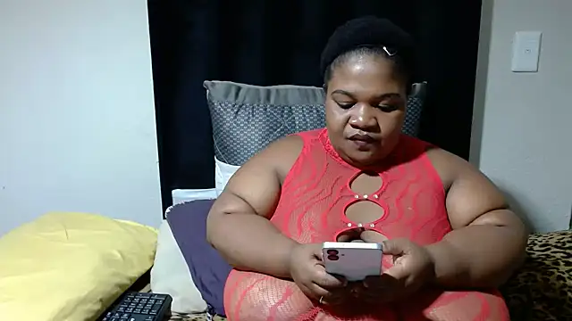 Snapshot of BBWMIDGET40 chatting on May 2026 04:37:02 PM BBWMIDGET40 online show from May 2026 04:37:02 PM