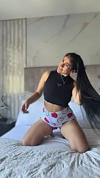 Laia Hills online show from June 2026 04:24:02 PM