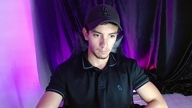 Snapshot of dante_18cm_ chatting on May 2026 12:38:01 AM dante 18cm online show from May 2026 12:38:01 AM