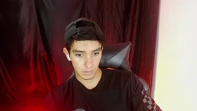 Snapshot of dante_18cm_ chatting on May 2026 12:50:02 AM dante 18cm online show from May 2026 12:50:02 AM
