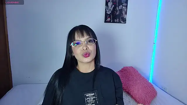 Snapshot of Angelica_sexluv chatting on April 2026 08:33:01 PM Angelica sexluv online show from April 2026 08:33:01 PM