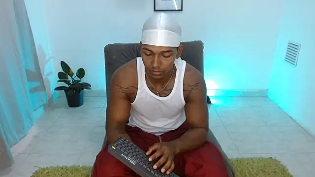 zoriel bigcock online show from May 2026 07:31:01 PM