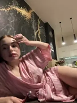 Snapshot of LOLAskk chatting on June 2026 08:00:01 PM LOLAskk online show from June 2026 08:00:01 PM