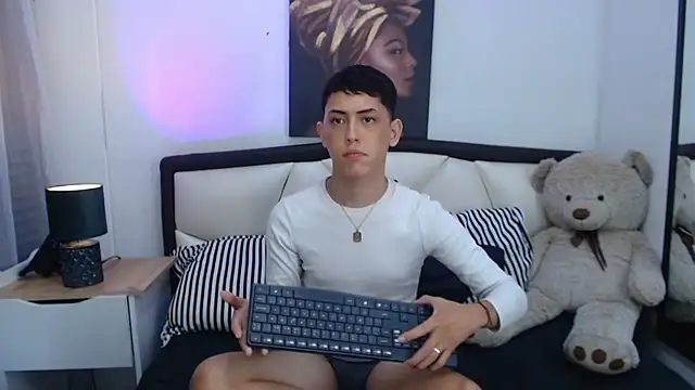 Iam Cami  online show from April 2026 09:06:02 PM