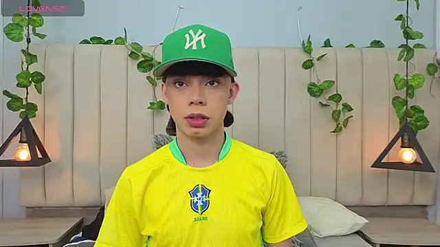 milan zapata online show from May 2026 10:40:02 PM