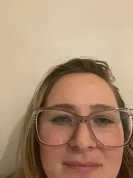 mamiiiiiiiiiiiiii online show from April 2026 01:42:02 AM