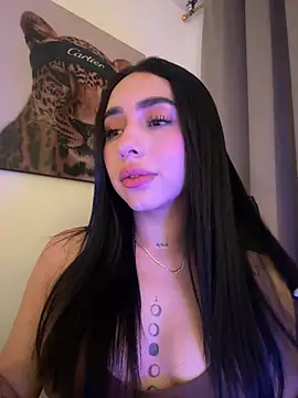 Snapshot of IsabellaNoir_ chatting on June 2026 01:23:01 AM IsabellaNoir online show from June 2026 01:23:01 AM