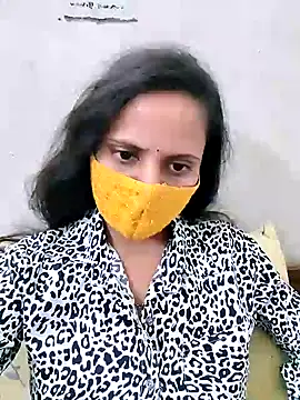 Snapshot of Cutie_Neetu chatting on May 2026 06:24:01 PM Cutie Neetu online show from May 2026 06:24:01 PM