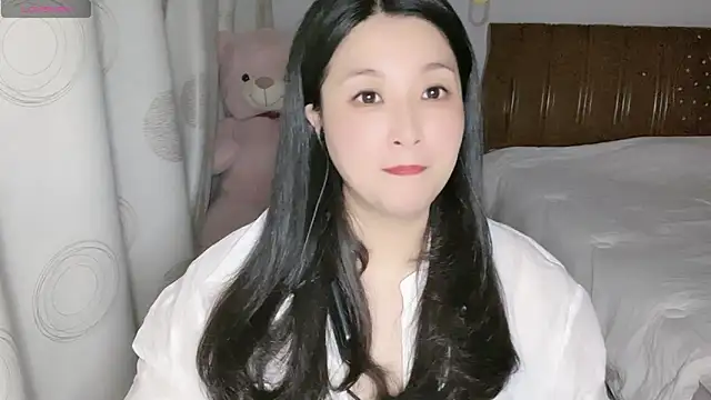 Snapshot of D-Misslu chatting on May 2026 01:41:01 PM D-Misslu online show from May 2026 01:41:01 PM