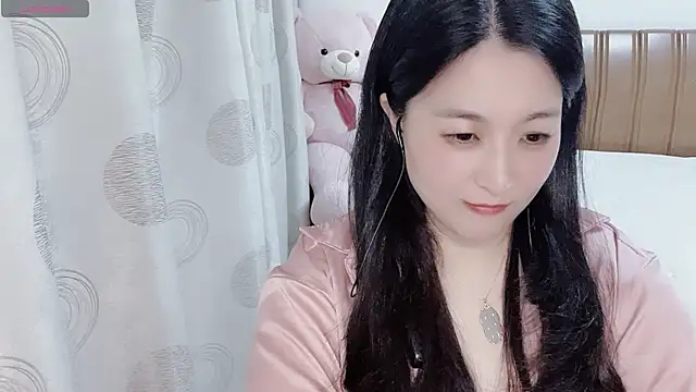 Snapshot of D-Misslu chatting on June 2026 02:42:01 PM D-Misslu online show from June 2026 02:42:01 PM
