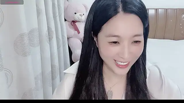 Snapshot of D-Misslu chatting on July 2026 04:05:02 PM D-Misslu online show from July 2026 04:05:02 PM