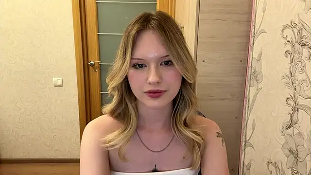 Snapshot of HoneyBlink chatting on May 2026 02:21:02 PM HoneyBlink online show from May 2026 02:21:02 PM