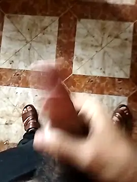Snapshot of Oussama__001 chatting on May 2026 12:21:01 PM Oussama 001 online show from May 2026 12:21:01 PM