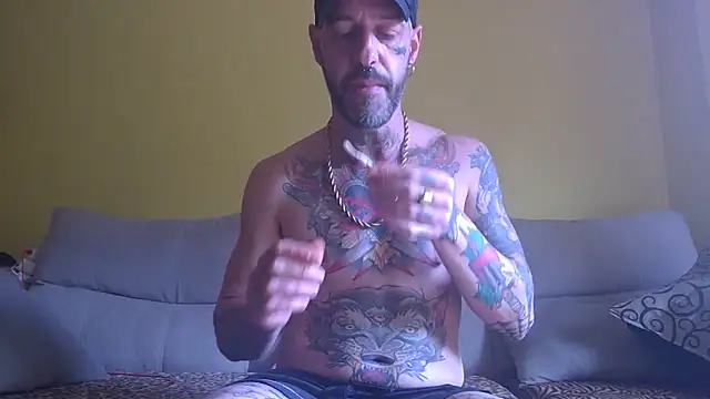 Snapshot of DuroHustler chatting on May 2026 03:39:02 PM DuroHustler online show from May 2026 03:39:02 PM