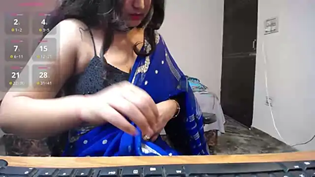 Snapshot of -Queenie chatting on May 2026 08:27:02 PM -Queenie online show from May 2026 08:27:02 PM