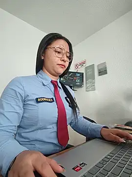 Snapshot of Queen_linda1 chatting on June 2026 12:26:02 PM Queen linda1 online show from June 2026 12:26:02 PM