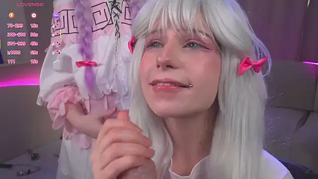 Snapshot of CosplayDream chatting on May 2026 07:24:01 AM CosplayDream online show from May 2026 07:24:01 AM