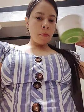 Nicol Alvarez1 online show from June 2026 11:40:01 PM