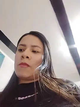 Nicol Alvarez1 online show from June 2026 10:08:01 PM
