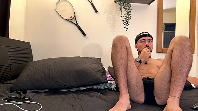 Snapshot of Aaron_wheel chatting on May 2026 11:23:02 PM Aaron wheel online show from May 2026 11:23:02 PM