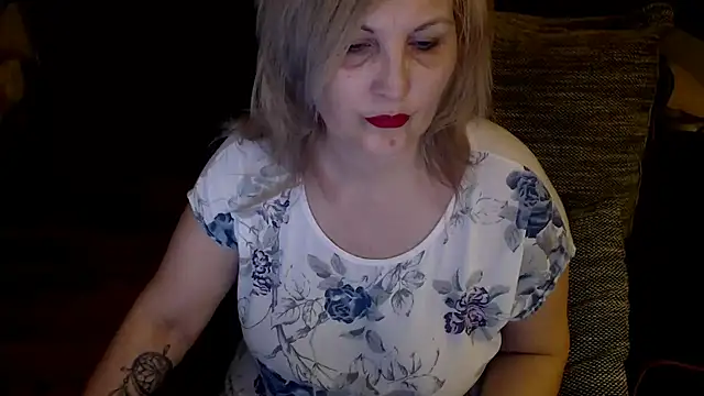 Snapshot of Divineblond chatting on January 2025 11:03:01 PM Divineblond online show from January 2025 11:03:01 PM