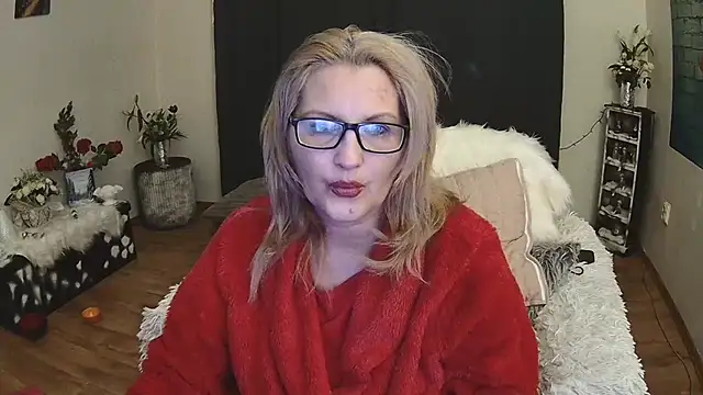 Snapshot of Divineblond chatting on February 2025 02:58:01 AM Divineblond online show from February 2025 02:58:01 AM