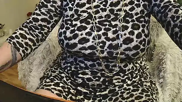 Snapshot of Divineblond chatting on February 2025 10:04:02 PM Divineblond online show from February 2025 10:04:02 PM