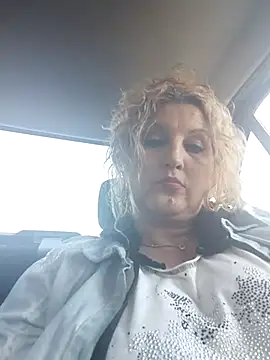 Snapshot of Divineblond chatting on March 2025 12:20:01 PM Divineblond online show from March 2025 12:20:01 PM