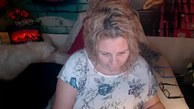 Snapshot of Divineblond chatting on March 2025 07:50:02 PM Divineblond online show from March 2025 07:50:02 PM