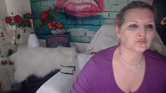 Snapshot of Divineblond chatting on March 2025 11:55:02 AM Divineblond online show from March 2025 11:55:02 AM