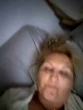 Snapshot of Divineblond chatting on September 2025 05:28:01 PM Divineblond online show from September 2025 05:28:01 PM