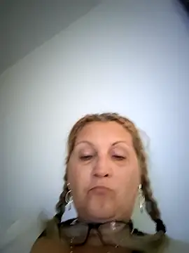 Snapshot of Divineblond chatting on October 2025 02:15:02 PM Divineblond online show from October 2025 02:15:02 PM