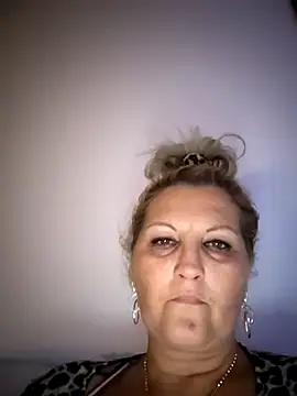 Snapshot of Divineblond chatting on October 2025 08:20:02 PM Divineblond online show from October 2025 08:20:02 PM