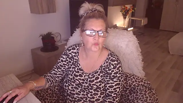 Snapshot of Divineblond chatting on October 2025 10:55:02 PM Divineblond online show from October 2025 10:55:02 PM