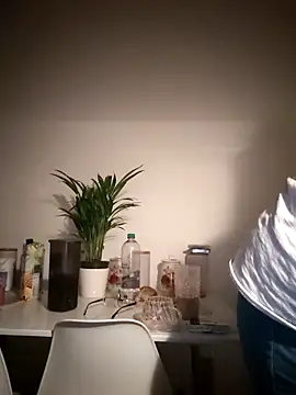 Snapshot of Divineblond chatting on October 2025 07:03:01 PM Divineblond online show from October 2025 07:03:01 PM